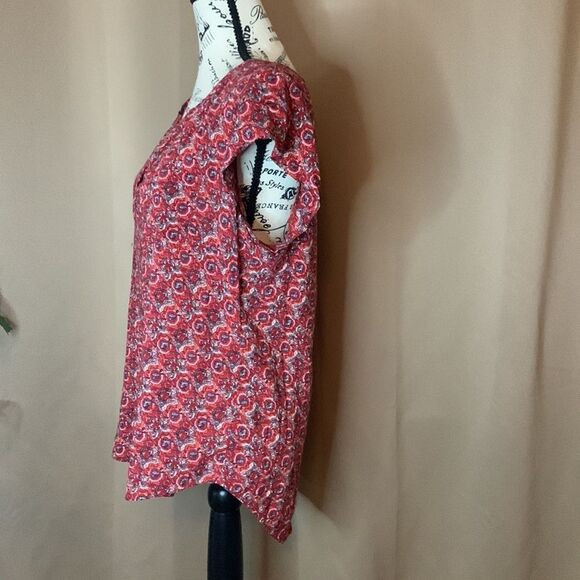 Pit to pit 21 length is 26 in the front and 27 1/2 in the. 9/1 - Picture 3 of 7